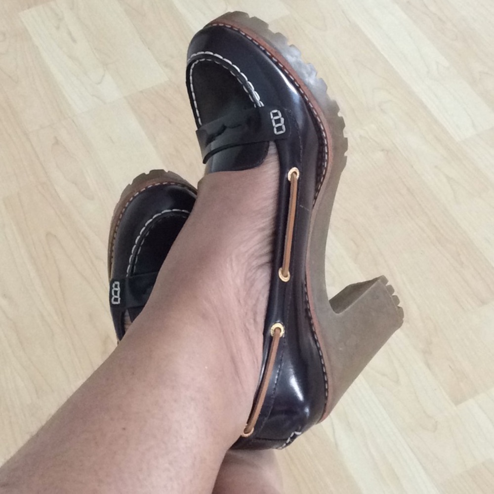 Sperry Top-Sider loafers.